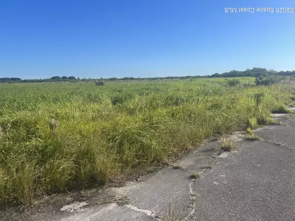 1054 Melzer ST SW, Palm Bay, FL 32908