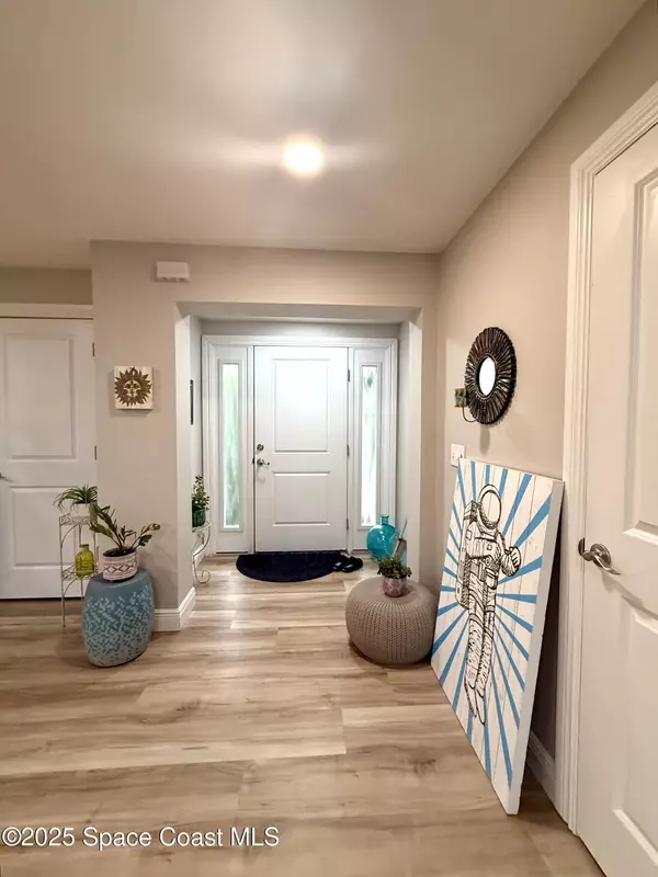 Satellite Beach, FL 32937,537 Royal Palm BLVD