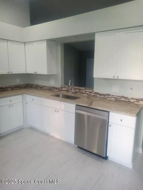 Palm Bay, FL 32909,591 Londonderry CIR SE