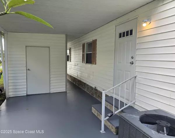 Barefoot Bay, FL 32976,1345 Barefoot CIR