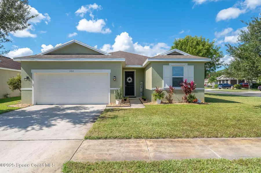 100 Elena DR, Sebastian, FL 32958