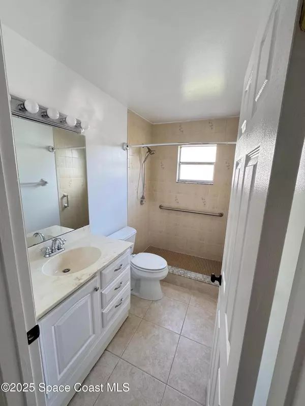 Melbourne, FL 32935,2160 Sandalwood DR