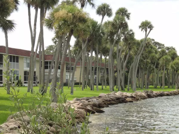 Cape Canaveral, FL 32920,230 Cape Shores CIR #17g