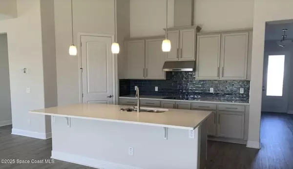 Palm Bay, FL 32905,1693 Killian DR NE