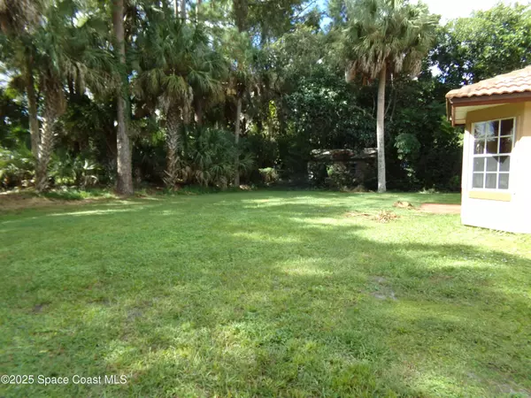 Palm Bay, FL 32909,310 SE Seahorse CIR SE