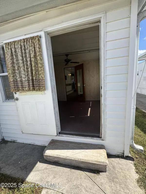 Cocoa, FL 32926,134 Blue Lake PL