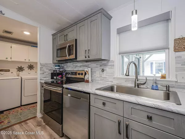 Barefoot Bay, FL 32976,409 Avocado DR