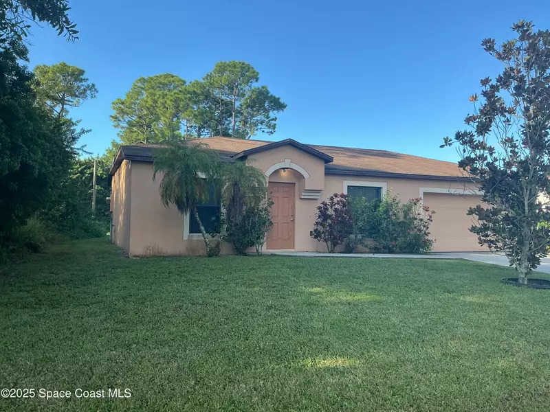 376 Americana BLVD NE, Palm Bay, FL 32907