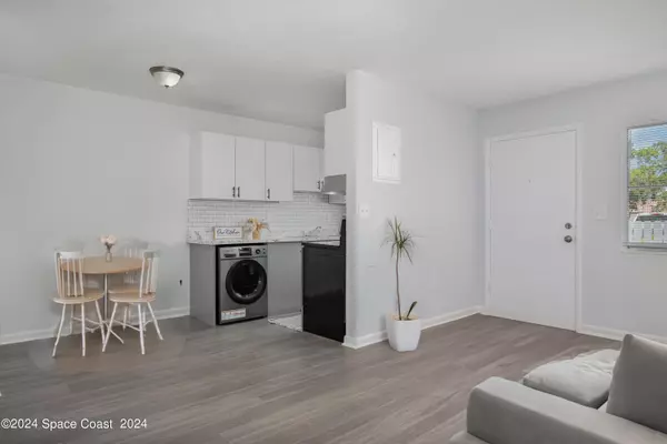 Melbourne, FL 32901,115 W Seminole AVE #209