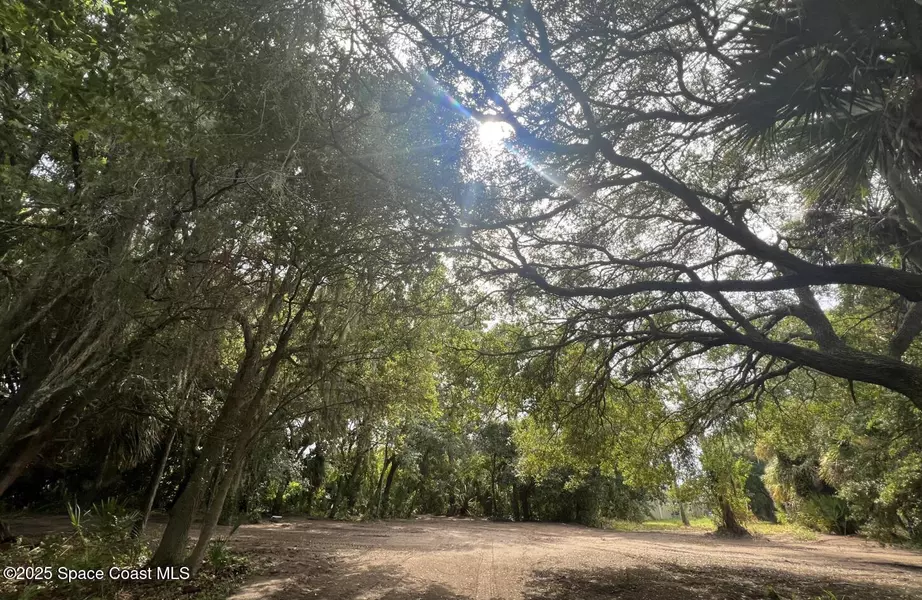 5122 Riveredge DR, Titusville, FL 32780