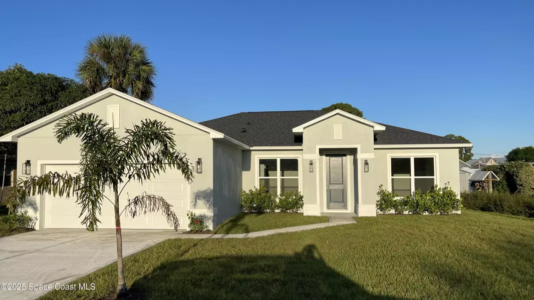 551 Borraclough AVE NW, Palm Bay, FL 32907