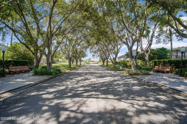 Merritt Island, FL 32952,874 Woodbine DR
