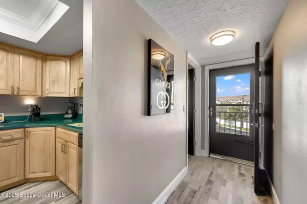 Melbourne, FL 32935,2775 N Wickham RD #A-302