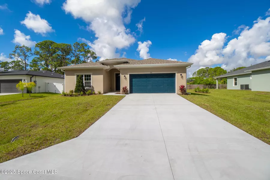 834 Hartsdale AVE SW, Palm Bay, FL 32908