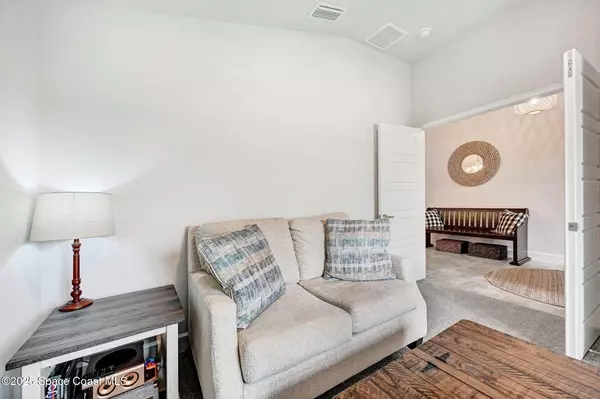 Palm Bay, FL 32909,2043 Middlebury DR SE