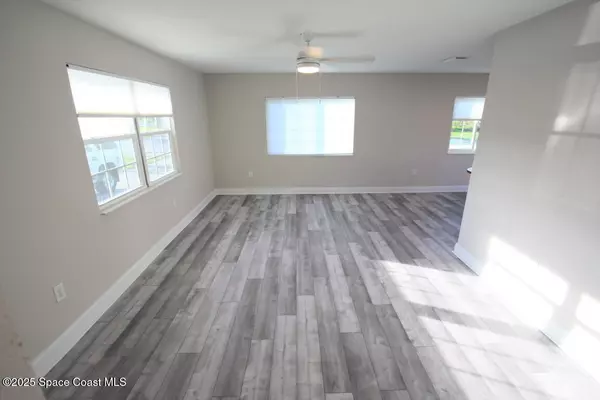 Sebastian, FL 32958,572 Orange AVE