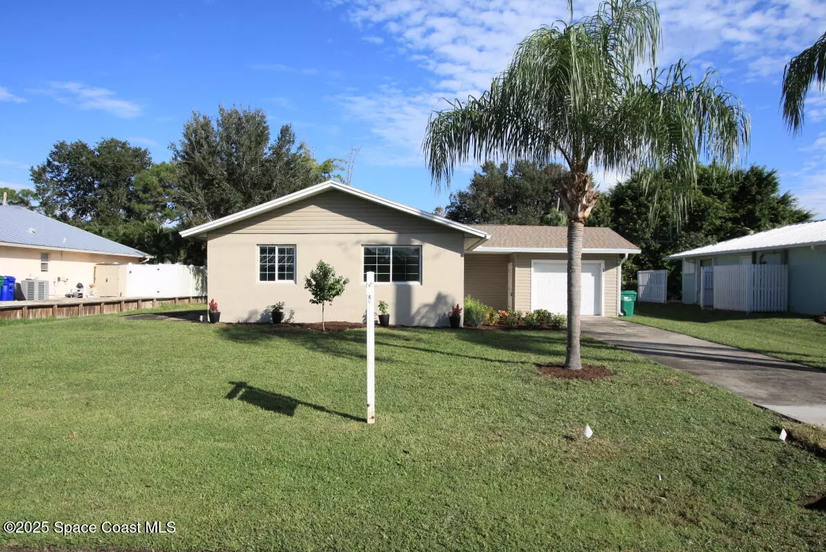 Sebastian, FL 32958,572 Orange AVE