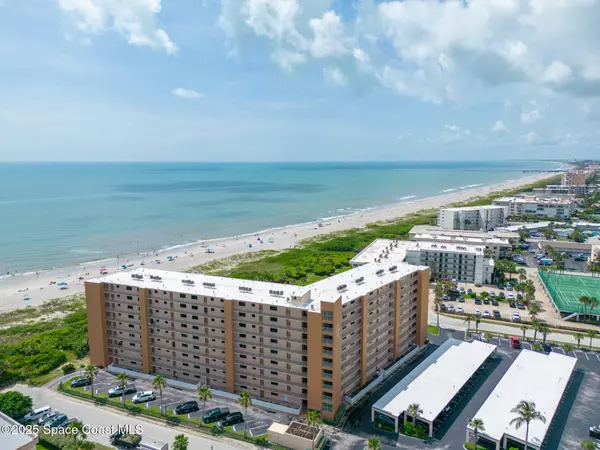 Cape Canaveral, FL 32920,7520 Ridgewood AVE #906