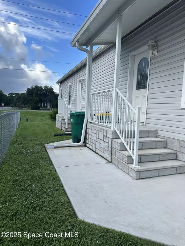 Barefoot Bay, FL 32976,919 Vireo DR