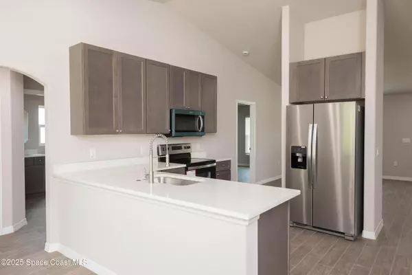 Palm Bay, FL 32908,250 Frederick ST SW