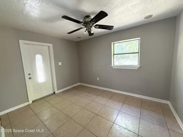Titusville, FL 32796,415 S Robbins AVE #B