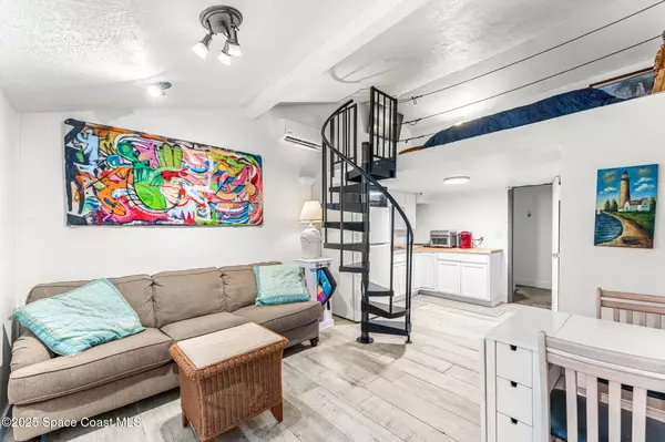 1557 Hillcrest DR #1, Melbourne, FL 32935