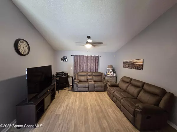 Palm Bay, FL 32907,997 Hood ST NW