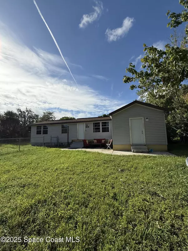 1685 Savana DR, Merritt Island, FL 32952
