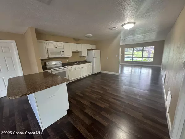 Rockledge, FL 32955,10 Scott LN