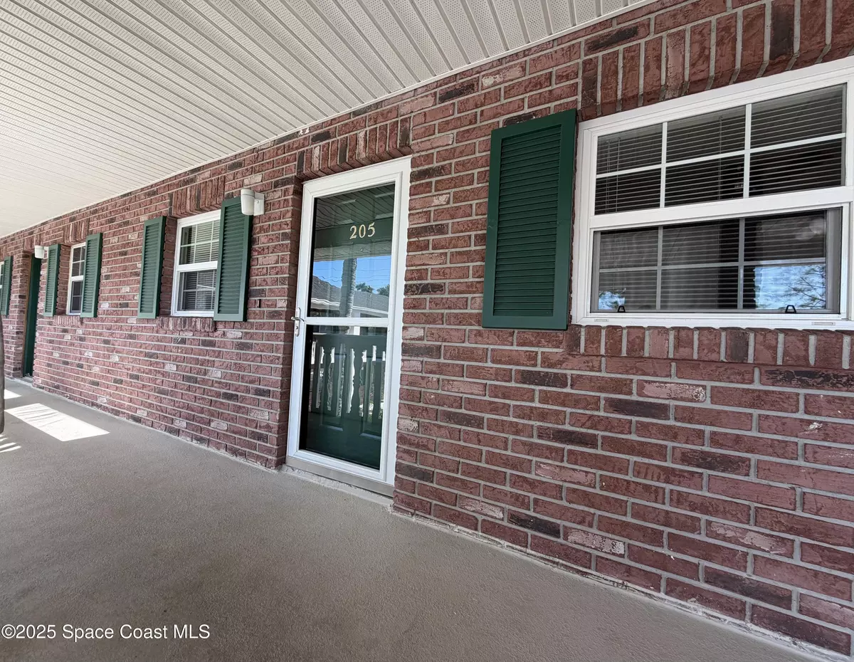 Titusville, FL 32780,1900 Knox Mcrae DR #205g