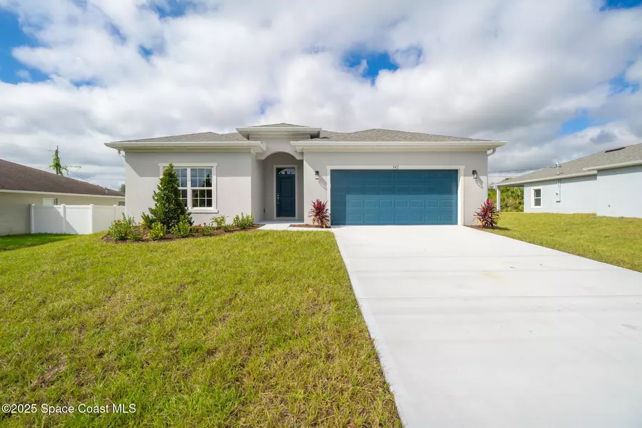 542 De Groodt RD SW, Palm Bay, FL 32908