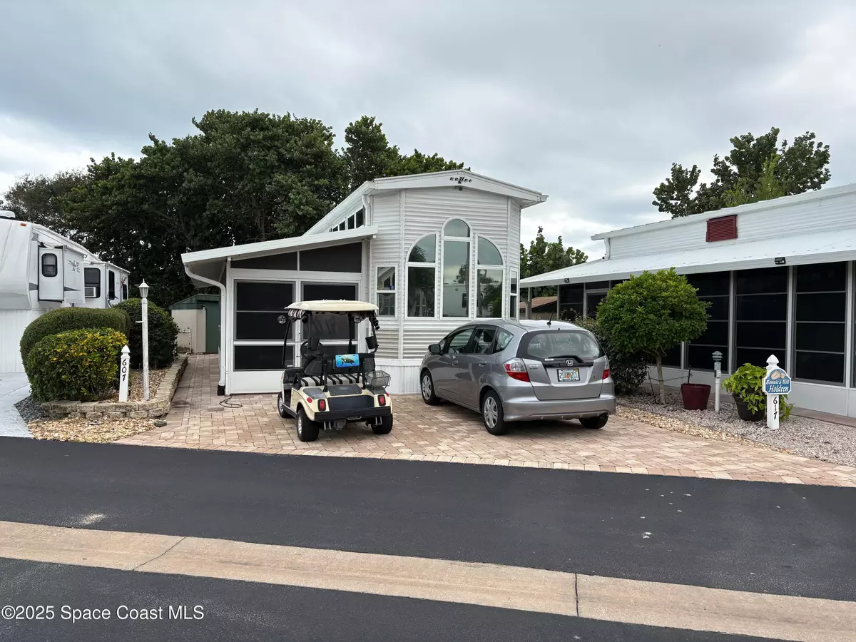 Melbourne Beach, FL 32951,607 Pier LN #543