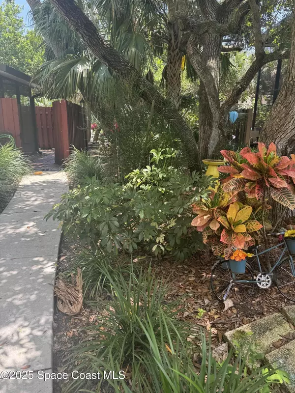 Cape Canaveral, FL 32920,8728 Croton CT