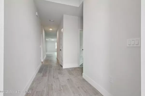 Palm Bay, FL 32908,677 Akola TER