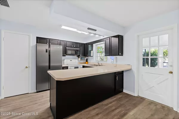 Indian Harbour Beach, FL 32937,410 Emerald DR S