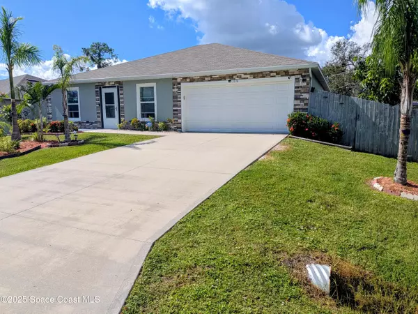 Palm Bay, FL 32909,1076 Alminar AVE SE