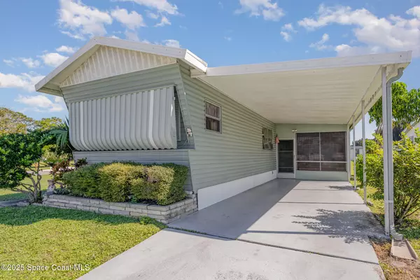 221 Berry CT NE, Palm Bay, FL 32907