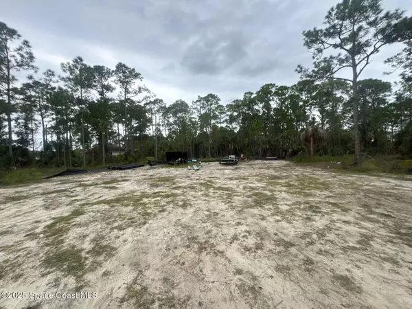 607 Reading ST SE, Palm Bay, FL 32909