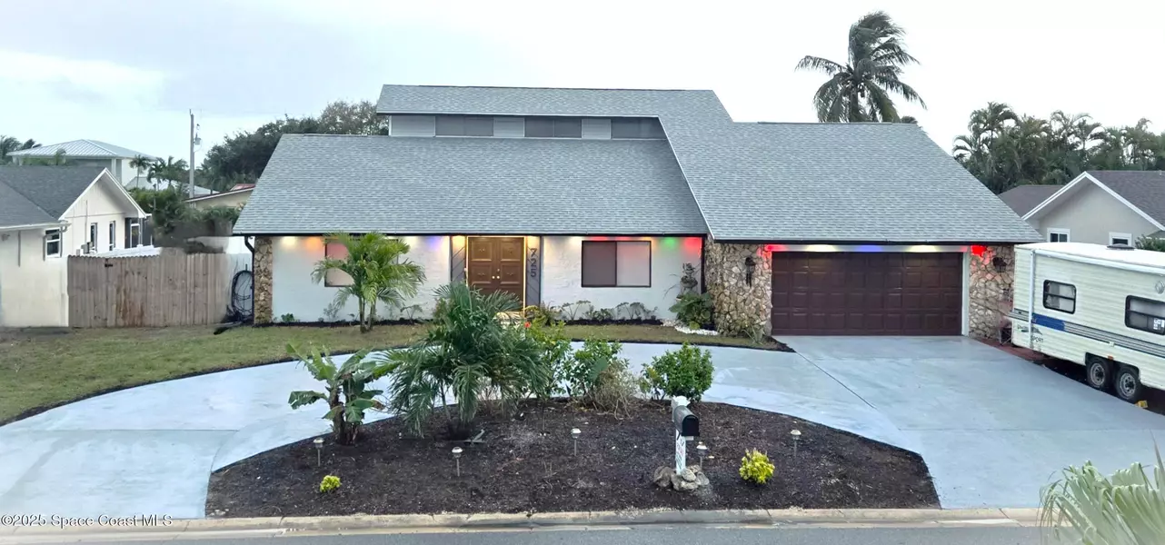 725 Puesta Del Sol PLZ, Indialantic, FL 32903