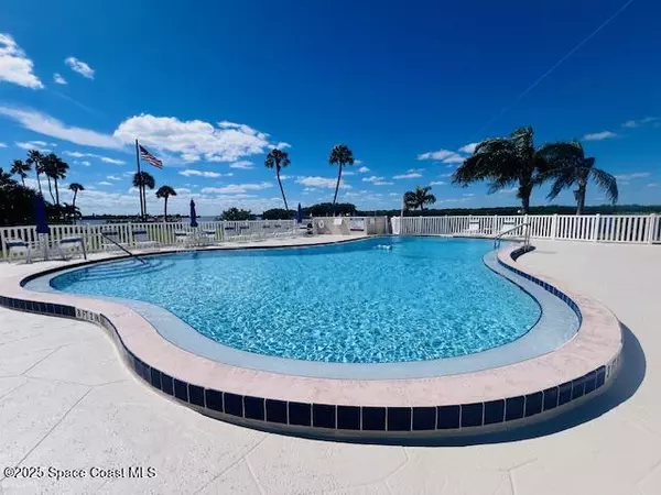 Cocoa Beach, FL 32931,760 S Brevard AVE #321