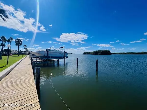 Cocoa Beach, FL 32931,760 S Brevard AVE #321