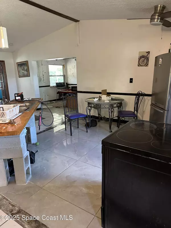 Palm Bay, FL 32909,1640 SE Sandusky ST SE