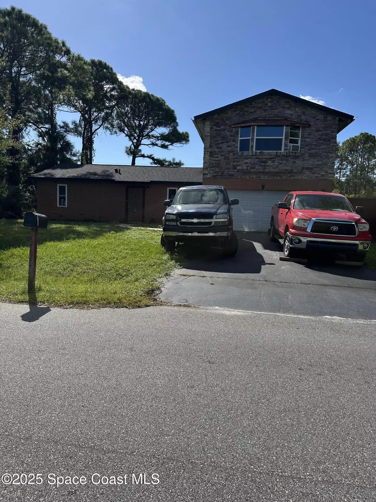 Palm Bay, FL 32909,1640 SE Sandusky ST SE