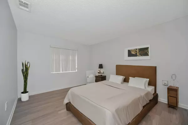 Melbourne, FL 32935,1352 Westover ST #101