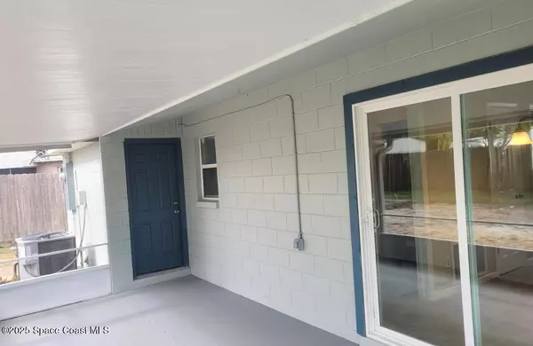 Cocoa, FL 32927,973 Poinsetta ST