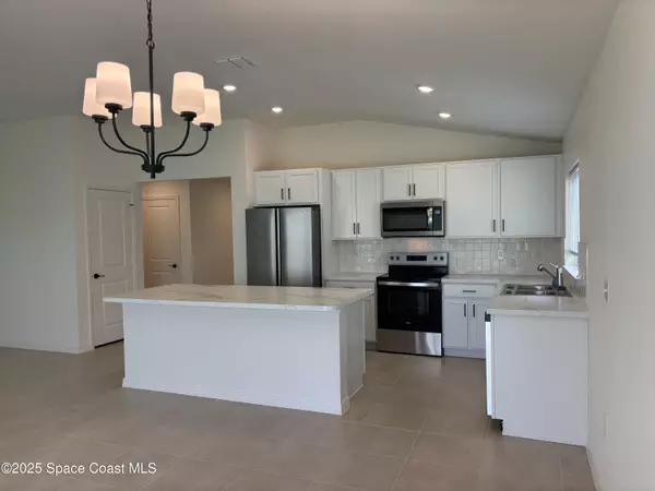 Palm Bay, FL 32909,724 Hatton LN SE