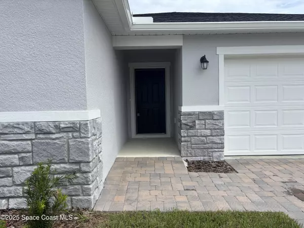 Palm Bay, FL 32909,724 Hatton LN SE