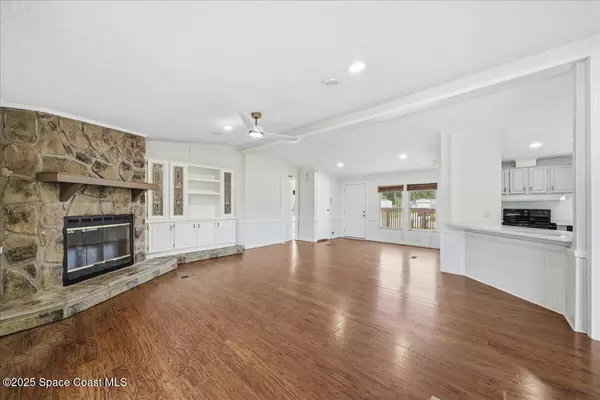 Cocoa, FL 32927,463 Brozman LN