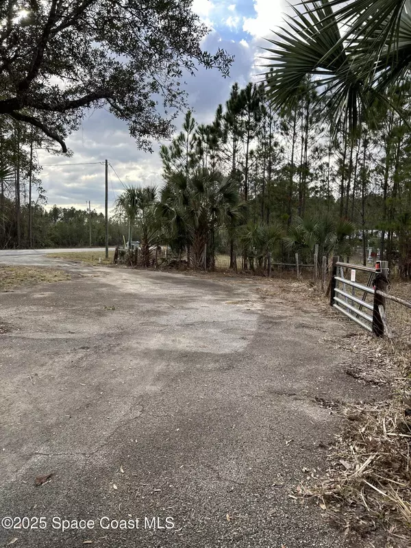 Interlachen, FL 32148,882 County Road 310