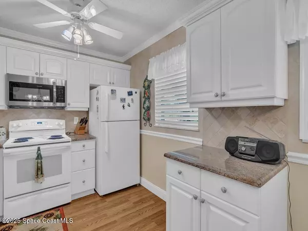 Vero Beach, FL 32962,8 Vista Palm LN #106